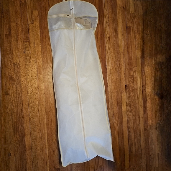 NWOT strapless mermaid bridal gown - Picture 10 of 10